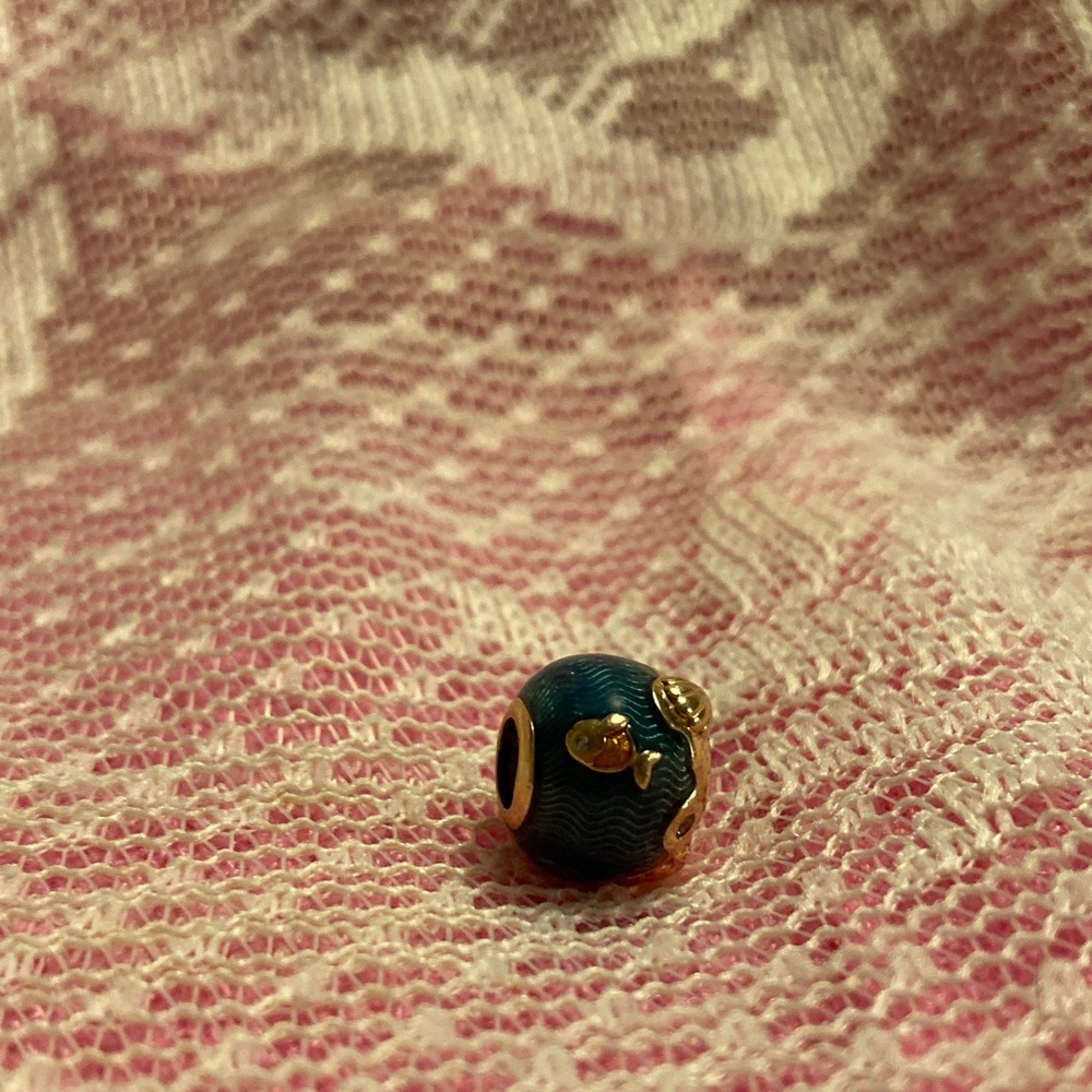 Pandora Shimmering Ocean Waves and Fish Charm